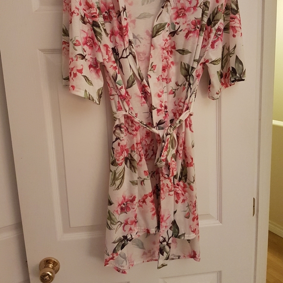 Show Me Your MuMu short cover-up or robe pink floral - Picture 2 of 5